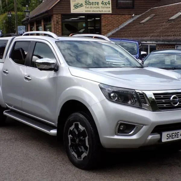 2020 Nissan Navara Tekna Double Cab with Sunroof and Hard Top