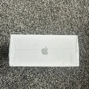 Apple AirPods - Image 2