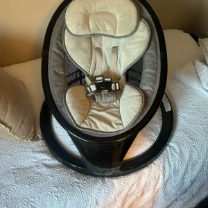 Baby swing chair