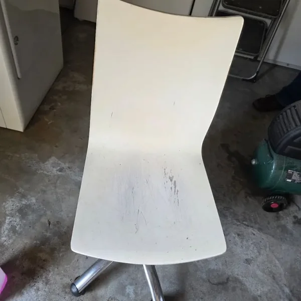 Wooden desk chair with castors