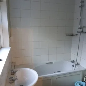 2-bedroom properties - Image 2
