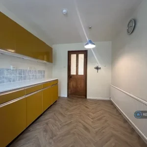 2 bedroom Victorian terrace in Hertford Street - Image 3