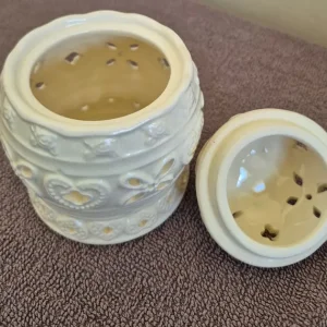 French Farmhouse Shabby Chic Ceramic Pot - Image 3