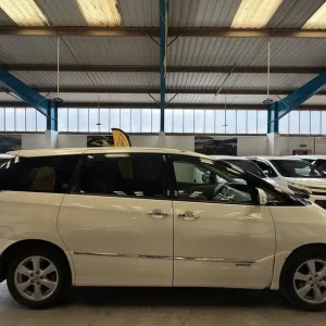 2010 Toyota Estima 2.4L Hybrid - Image 2