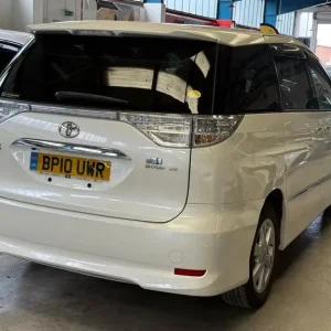 2010 Toyota Estima 2.4L Hybrid - Image 3