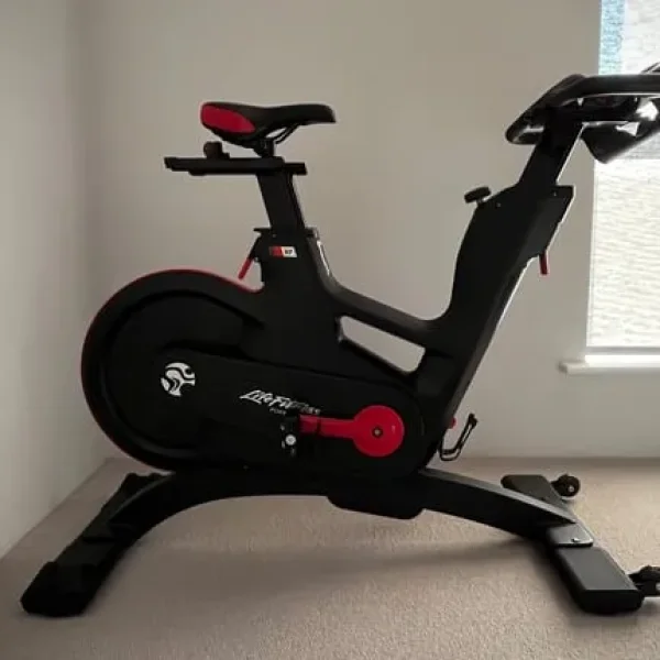 Life Fitness IC7 Indoor Exercise Bike