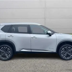 2025 Nissan X-Trail 1.5 E-POWER 4x4 Hybrid - Image 3