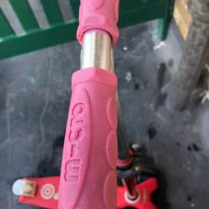 Maxi micro scooter red with light up wheels - Image 2