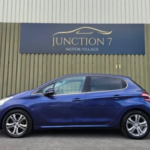 2013 Peugeot 208 1.2 VTi Allure Euro 5 5-door hatchback petrol manual - Image 8