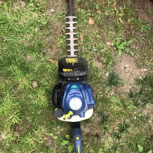 Petrol hedge trimmer - Image 2
