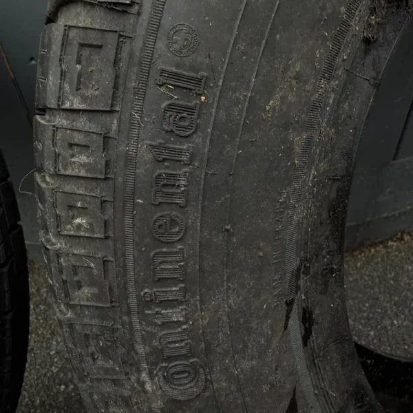Continental 165/80/15 87T