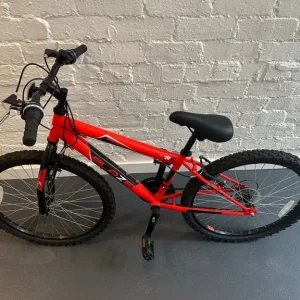 Pirana Blaze red cycle bike