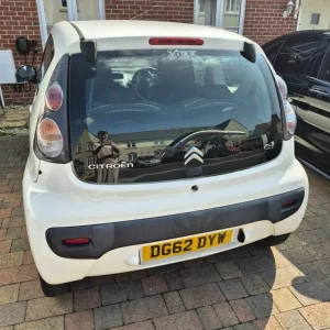 Citroen C1 3-door hatchback 2012 manual - Image 2