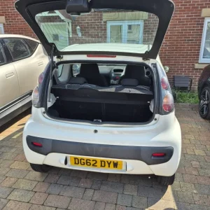 Citroen C1 3-door hatchback 2012 manual - Image 3