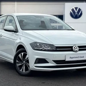 2019 Volkswagen Polo 1.0 TSI 95 SE 5-door hatchback with 15-inch Seyne alloys