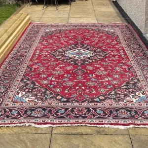 Beautiful large Persian rug in excellent condition - Image 2