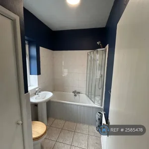 2 bedroom house in Manor Road, Stowmarket, Suffolk - Image 6