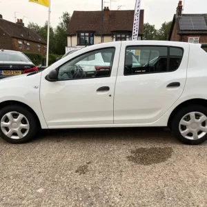 2014 Dacia Sandero 1.2 16V Ambiance 5-door Hatchback - Image 3