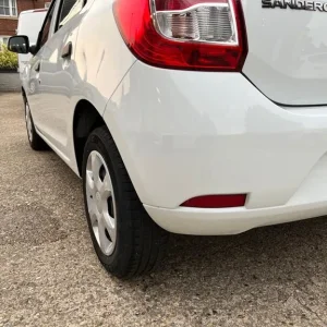 2014 Dacia Sandero 1.2 16V Ambiance 5-door Hatchback - Image 5