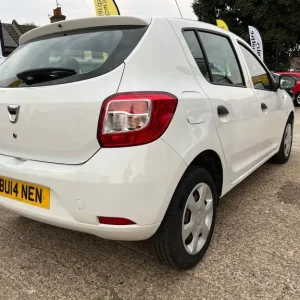 2014 Dacia Sandero 1.2 16V Ambiance 5-door Hatchback - Image 7