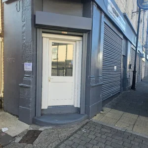 Shop to let in Holmfirth - Image 2