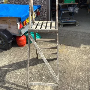 5 tread wooden step ladder - Image 2