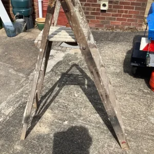 5 tread wooden step ladder - Image 3
