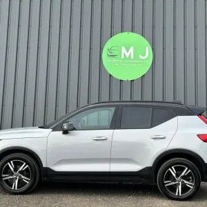 2021 Volvo XC40 R-Design Estate 1.5T3 Manual - Image 7