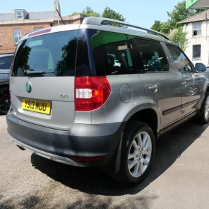 2013 Skoda Yeti 2.0 TDI Elegance DSG 4WD Euro 5 5dr Diesel - Image 4