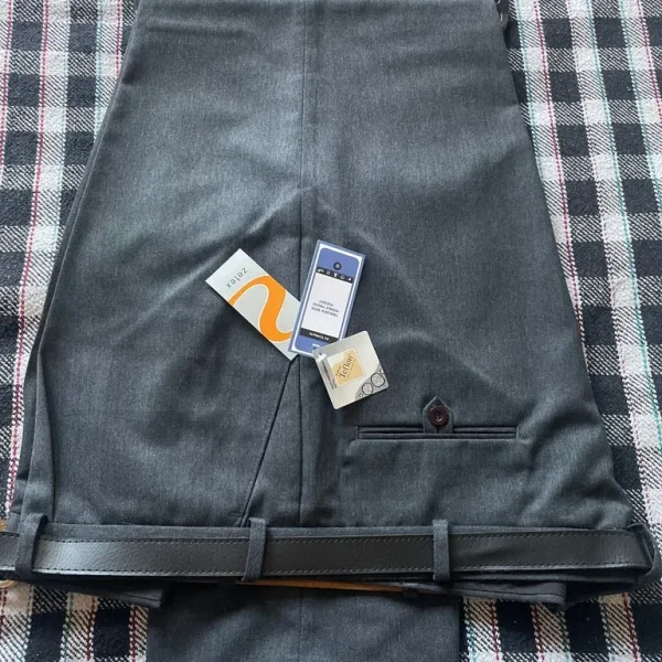 Men’s grey form trousers - W46