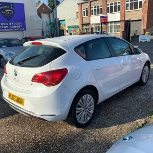 2013 Vauxhall Astra 1.6 16v Energy Euro 5 5-door hatchback petrol manual - Image 6