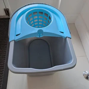 Grey and blue mop bucket, one small crack - Image 2