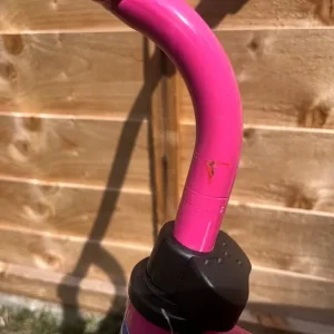 Chicco Pink Arrow balance bike - Image 2