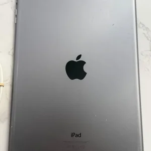 APPLE IPAD AIR 16GB WIFI SPACE GREY - Image 5