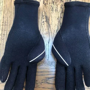 Bilabong Size 8 Launch 543 wetsuit and gloves - Image 5