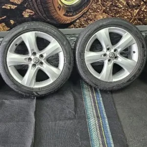 Vauxhall Astra 17-inch alloy wheels with 4 tyres