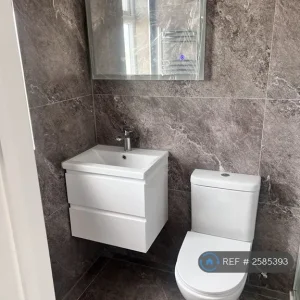 6 bedroom terraced house in Staines Road West - Image 5