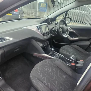 PEUGEOT 2008 1.6 e-HDi Active - Image 5
