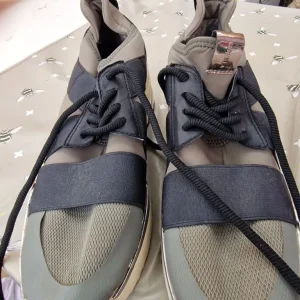 Size 6 Ladies Trainers