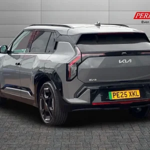 2025 Kia EV3 GT-Line S 81.4kWh Electric Estate - Image 2