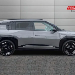 2025 Kia EV3 GT-Line S 81.4kWh Electric Estate - Image 3