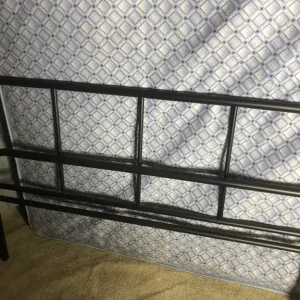 Black metal king size bed - Image 3