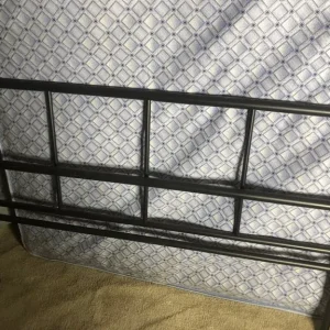 Black metal king size bed - Image 4