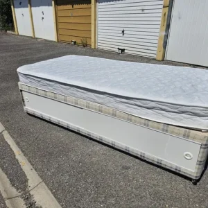single bed with mattress - Image 2