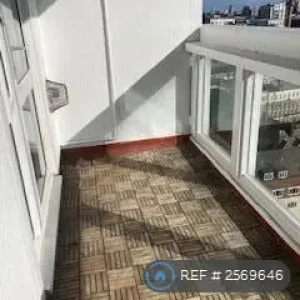 2 bedroom flat on 11th floor, Bathgate, West Lothian - Image 2
