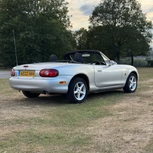 2002 Mazda MX-5 Convertible - Image 7