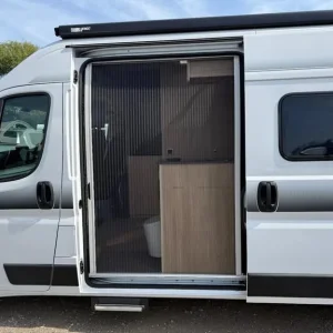 Consort Reef 9 speed automatic rear lounge - Image 3