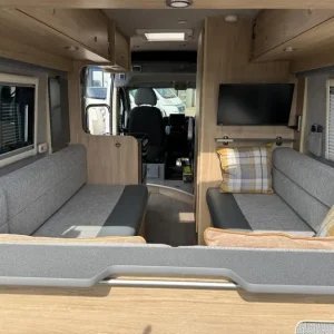 Consort Reef 9 speed automatic rear lounge - Image 6