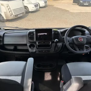 Consort Reef 9 speed automatic rear lounge - Image 7