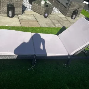 Ratten Sun lounger with cushion